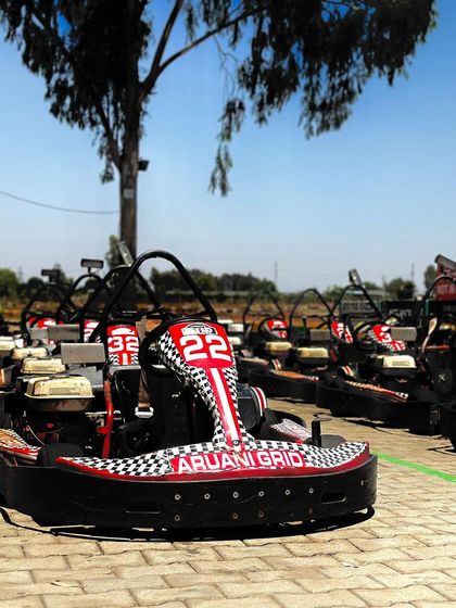 The weekend is here and our karts are waiting to give you the best experience. We'll see you on the track.