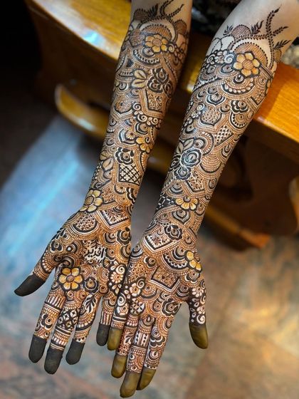 This angle captures the richness of the floral patterns on both arms. It’s a symmetrical design that is both classic and breathtaking.