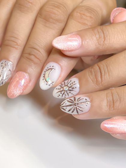 Shine On: Glitter, Chrome & Cat Eye photo 18