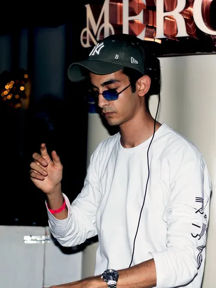 Dropping my Afro-Bolly set at Mercii India. The fusion of sounds creates an electric atmosphere that you can see and feel on the dance floor.