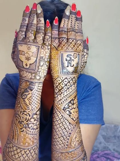 Personalized Story Mehendi photo 18