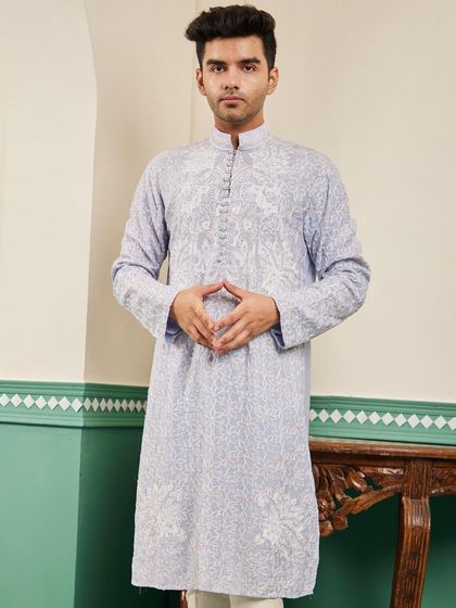 A frontal shot of the lavender kurta, showcasing its elegant and calming hue.