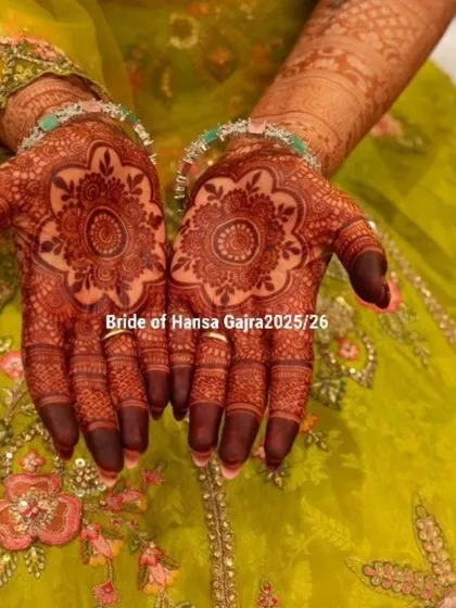For a unique touch, I also offer colored mehendi to match your bridal outfit. This design features a beautiful floral mandala with added color, creating a modern look while honoring tradition.