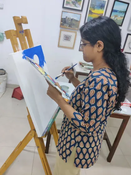 This extensive series follows a student's journey in creating a complex night-time city scene using a knife painting technique, from a blank canvas to a finished masterpiece.