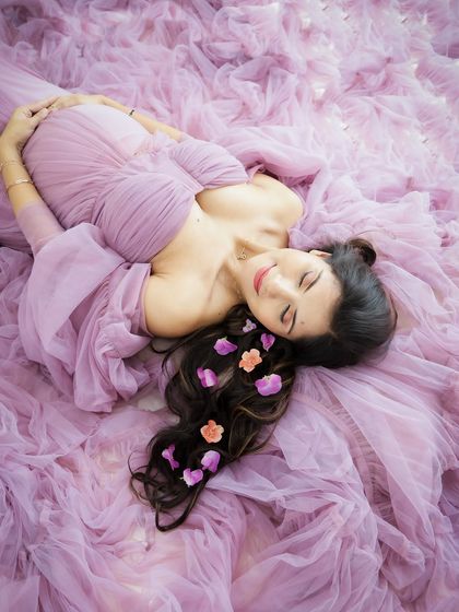 Solo Radiance: Portraits of the Mother-to-Be photo 179