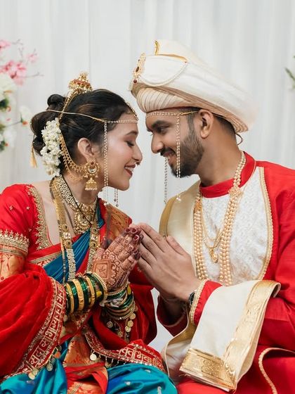 A romantic portrait of a Maharashtrian couple, ready to start their new life.