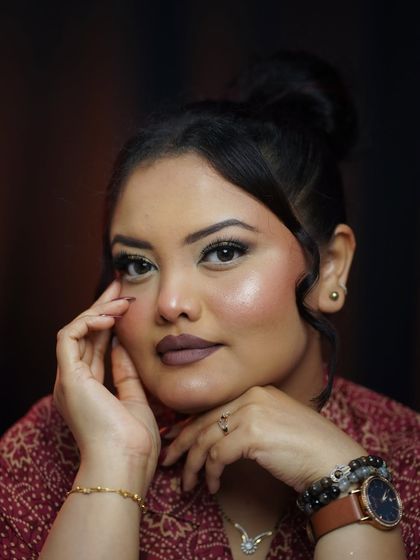 Your Go-To Looks: From Daily Wear to Festive Glam photo 10