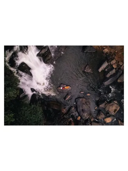 This duplicate aerial shot emphasizes the breathtaking scale and beauty of incorporating drone photography into pre-wedding shoots.