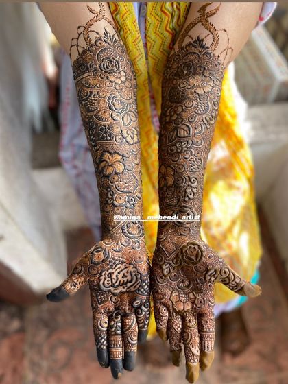 A full bridal design with a lovely border at the top, giving it a very polished and complete feel.