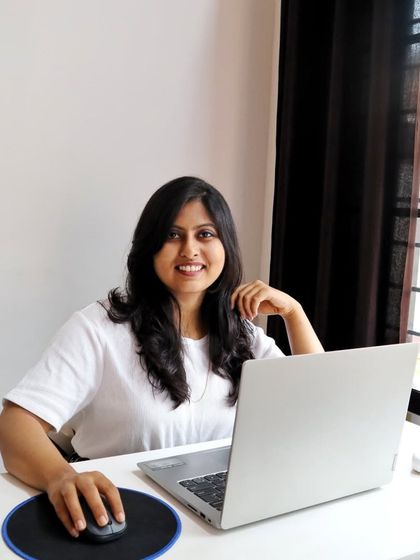 Building trust is key, especially for coaches. In this post, I share practical tips from my marketing days on how to show up authentically, from using stories to sharing your personal journey.