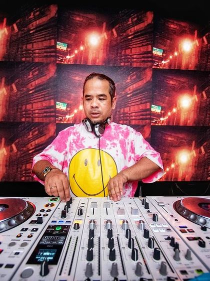 Yankur Chetia - Live DJ for Events Turntablism & Creative Mashups photo 19