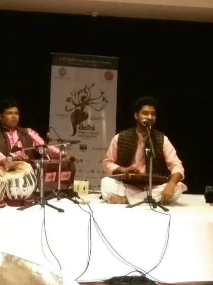 On stage at the Delhi International Arts Festival (DIAF) in 2017. I am performing as part of a classical quartet, accompanying a vocalist along with sarangi and dholak players.