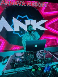 Remix & Mashup Production