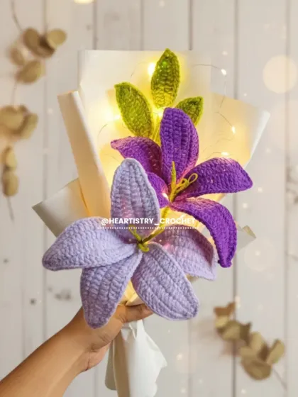 I love adding a little extra magic with fairy lights. This Lilac Lily bouquet looks so dreamy when it glows, perfect for adding a whimsical touch to any room.