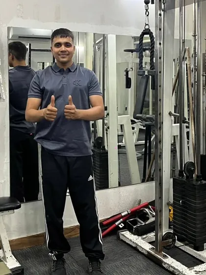 Thumbs up, ready to train.