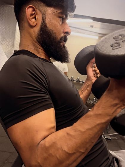Amit - Strength & Conditioning Arm Sculpting: Biceps & Triceps photo 31
