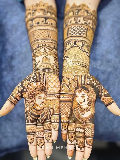 A classic and popular choice for bridal mehndi. This shows detailed, individual portraits of the bride and groom on each palm, surrounded by intricate patterns. I focus on getting the likeness and traditional attire just right for your big day.