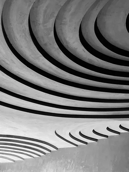 Another view of the raw ceiling structure in progress. The concentric curves create a powerful graphic pattern, hinting at the visual and spatial experience that will unfold once the project is complete.