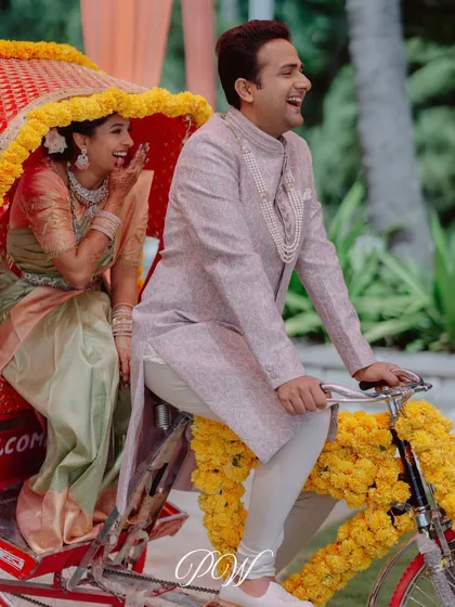 A fun and quirky entry or exit on a decorated cycle rickshaw. We love incorporating playful elements that reflect the couple's personality.