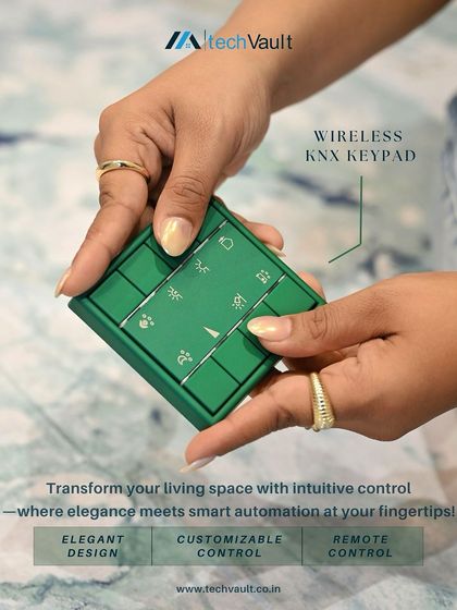 This wireless KNX keypad offers the ultimate flexibility. You get elegant design and customizable control that you can place anywhere, giving you command over your home from any spot.