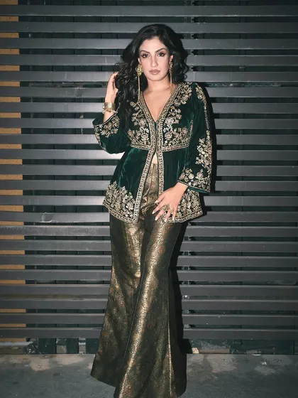 A full-length shot of Rupali Jagga, exuding confidence and style. Our silver ring adds a touch of modern artistry to her traditional-fusion outfit.