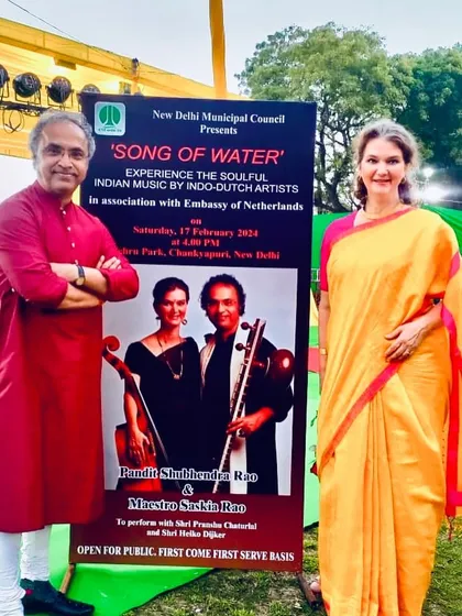 Sharing the stage with Saskia for our "Song of Water" concert at the Nehru Park Tulip Festival. It is a joy to perform our Indo-Dutch compositions for the public, surrounded by nature.