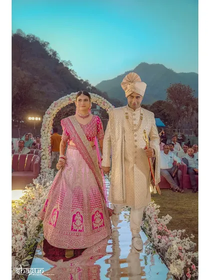 A grand beginning for a grand story, set against the majestic mountains of Rishikesh. I love finding these picture-perfect frames for my couples, making their destination wedding feel like a scene straight out of a movie.
