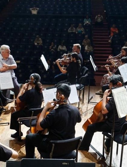A wide view of the rehearsal hall shows our students fully integrated with the Belgrade Philharmonic Orchestra, under the guidance of Maestro Zubin Mehta and Pinchas Zukerman.