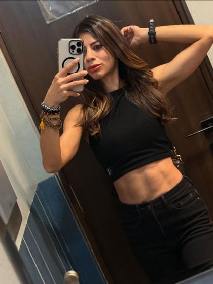 A mirror selfie reflecting my mindset. Your spark is magnetic. I focus on my own greatness and surround myself with positivity, because this life is mine to own.