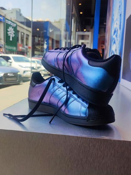 These metallic, colour-shifting Adidas Superstars were another creation from my live customization event. They looked amazing sitting in the store window.