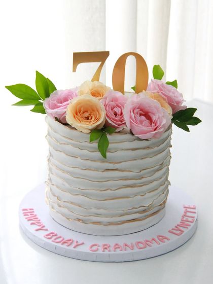 Elegant Milestone & Anniversary Cakes photo 27