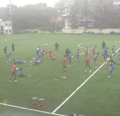 On-field S&C work with the FC Goa reserves during pre-season. This session included a chaotic activation drill and injury prevention work fokus on force absorption and core strength.