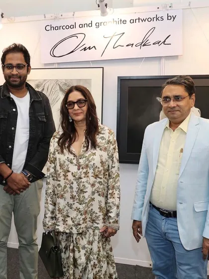 It was an absolute honor to have the veteran actor Neena Gupta ji visit my exhibition booth. Her appreciation for the arts is truly inspiring.