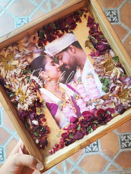 Vinys Galleria - Custom Resin Home Decor Wedding Memories in Wooden Frames photo 46