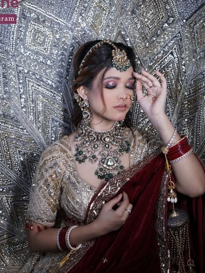 A close up of the glittery bridal look, showing the detailed eye makeup. My courses cover various techniques, including working with loose glitters and pigments for high impact looks.