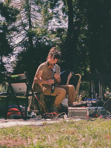 A photo of Cole Pulice, who performed with us in Hamburg. I love the opportunity to collaborate with and listen to artists from different genres.