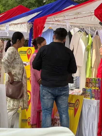 Even with multiple stalls side-by-side, the crowd is distributed well, ensuring every vendor gets attention.