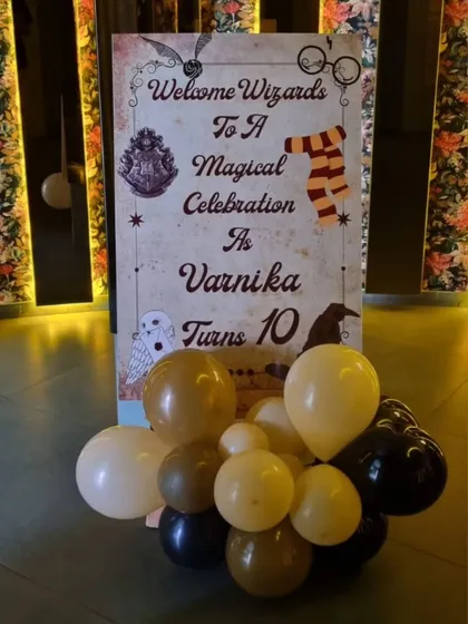A personalized welcome sign for a Harry Potter themed 10th birthday, inviting wizards to a magical celebration.