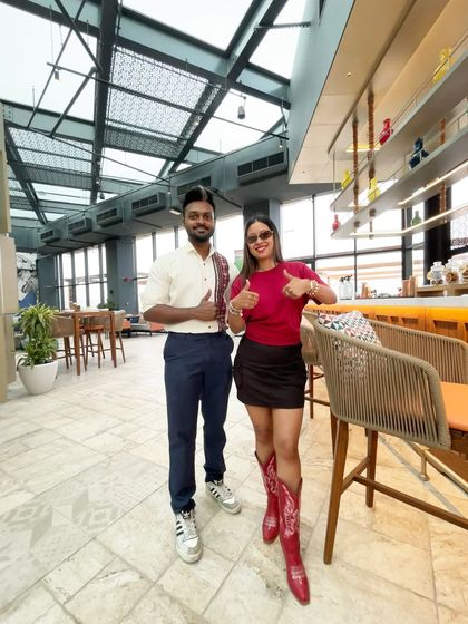 Thumbs up with one of the fantastic team members at the resort's bar.