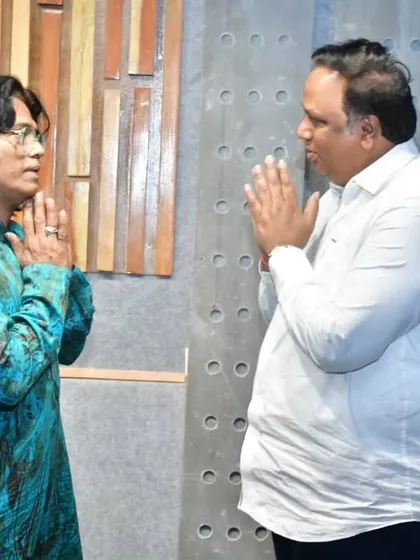 A moment of mutual respect with Adv. Ashish Shelar ji, who has been a great support in inaugurating our new classes and workshops in Bandra.