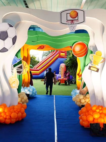 Stylish Backdrops & Grand Entrances photo 18