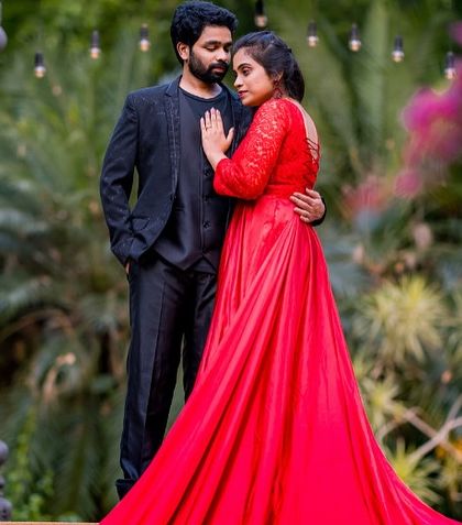 Dee Yashaswini - Occasion Wear Rentals Couple & Pre-Wedding Styles photo 9