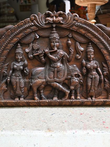 The central portion of the 54-inch Krishna panel, showing the deity with his cow and two Gopis, framed beautifully by the arch.