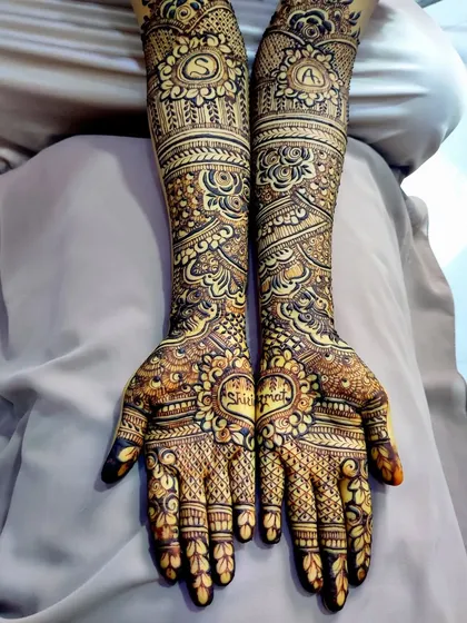Another shot of the same design, showing the beautiful stain and the intricate details surrounding the names.