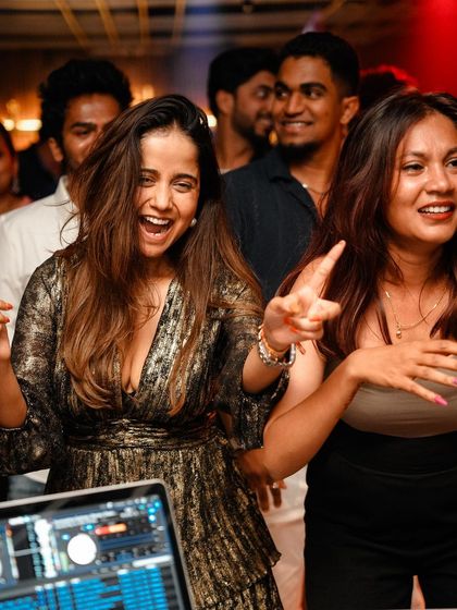 Ivan Nilkon - Live DJ Services The Vibe: It's All About The Crowd photo 141