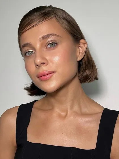 The foundation of our makeup approach is a lightweight, breathable finish. It all starts with a great base, and perfectly groomed brows are a huge part of that.