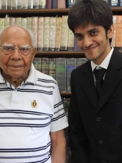 Honored to have met the legal legend, Late Ram Jethmalani Sir. A moment I will cherish forever from my early days in the profession.
