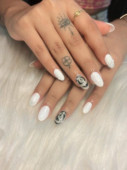 Custom & Creative Nail Art photo 18