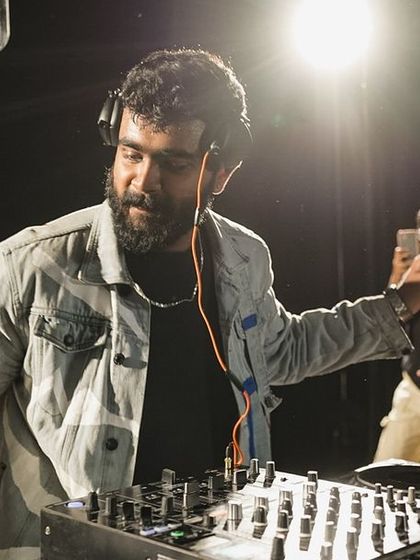 Vasishth - Live DJ Services College Fest Domination photo 23