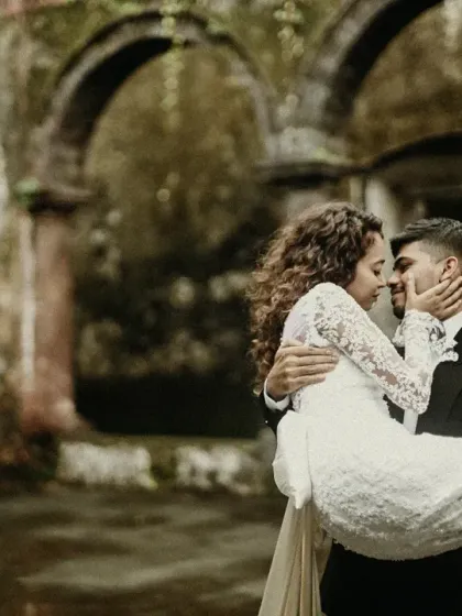 An intimate moment captured amidst the beautiful decay of ancient ruins. I use moody lighting and historic backdrops to create a feeling of romance and timelessness, focusing on the quiet connection between the two of you.